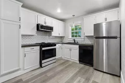 113 W Avenue E, Garland, TX 75040 - Photo 6