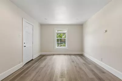 113 W Avenue E, Garland, TX 75040 - Photo 4