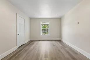 113 W Ave E, Garland, TX 75040 - Photo 4