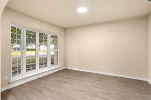 509 E Williamsburg Manor, Arlington, TX 76014 - Photo 4