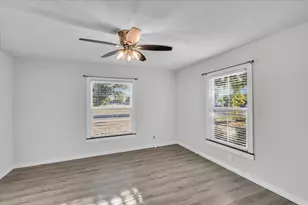 211 W Stegall Dr, Robinson, TX 76706 - Photo 18