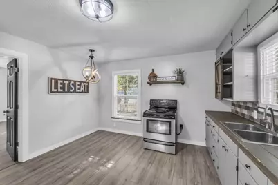 211 W Stegall Drive, Robinson, TX 76706 - Photo 8