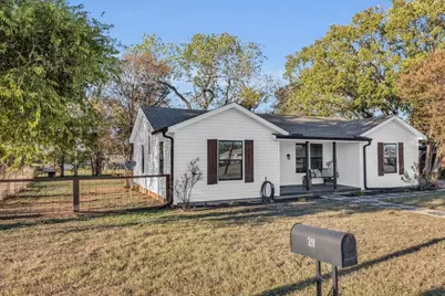 211 W Stegall Drive, Robinson, TX 76706 - Photo 2