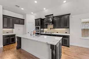 609 Pawprint Holw, Godley, TX 76044 - Photo 8