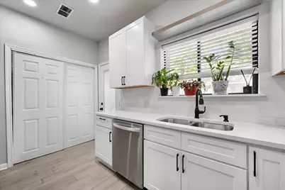 2730 Silver Creek Drive #128, Arlington, TX 76006 - Photo 2