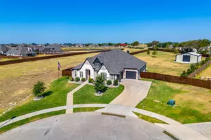 340 Trail Dust Dr, Godley, TX 76044 - Photo 4