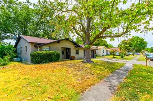 1208 E Timberview Ln, Arlington, TX 76014 - Photo 2