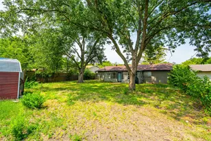 1208 E Timberview Ln, Arlington, TX 76014 - Photo 18