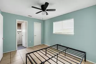 1208 E Timberview Ln, Arlington, TX 76014 - Photo 10