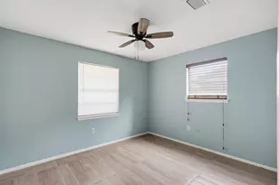 1208 E Timberview Ln, Arlington, TX 76014 - Photo 14