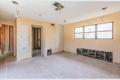 2900 Ryan Place Drive, Fort Worth, TX 76110 - Photo 32