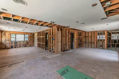 2900 Ryan Place Drive, Fort Worth, TX 76110 - Photo 10