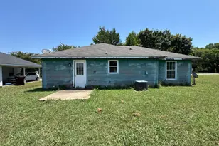 605 Oldham St, Bonham, TX 75418 - Photo 12