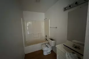 605 Oldham St, Bonham, TX 75418 - Photo 10