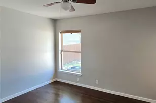 3241 S Edgefield Ave, Dallas, TX 75224 - Photo 10