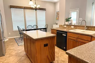 6852 Seacoast Dr, Grand Prairie, TX 75054 - Photo 10