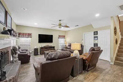 3039 Bosswood Court, Grand Prairie, TX 75052 - Photo 10