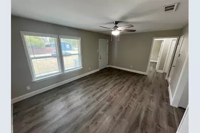 820 E Edith Street, Irving, TX 75061 - Photo 4