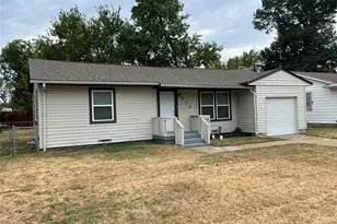 820 E Edith St, Irving, TX 75061 - Photo 2
