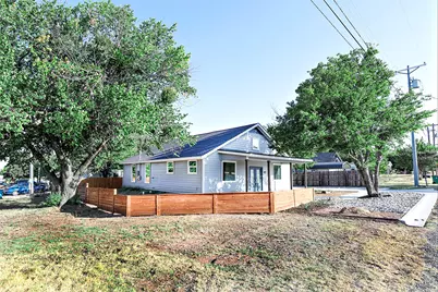 202 Strong Street, Bowie, TX 76230 - Photo 2