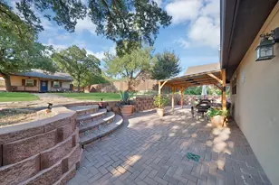 306 E Rochelle Blvd, Irving, TX 75062 - Photo 28