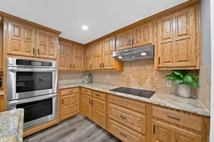 306 E Rochelle Blvd, Irving, TX 75062 - Photo 10
