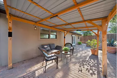306 E Rochelle Boulevard, Irving, TX 75062 - Photo 30