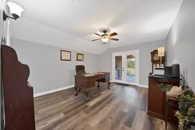 306 E Rochelle Boulevard, Irving, TX 75062 - Photo 18