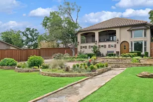 306 E Rochelle Blvd, Irving, TX 75062 - Photo 1