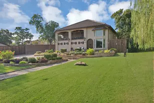 306 E Rochelle Blvd, Irving, TX 75062 - Photo 2