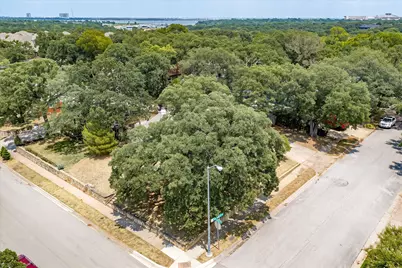 1006 N Lucas Drive, Grapevine, TX 76051 - Photo 32