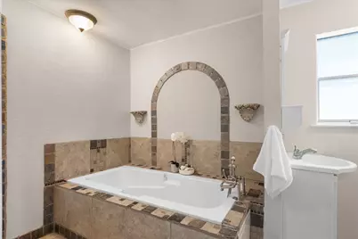 1006 N Lucas Drive, Grapevine, TX 76051 - Photo 20