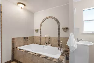 1006 N Lucas Dr, Grapevine, TX 76051 - Photo 20