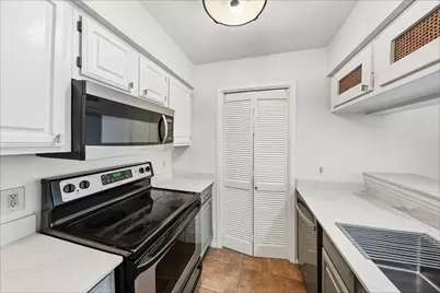 1108 Quail Valley Lane #221, Arlington, TX 76011 - Photo 6