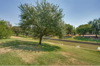 8524 Wellington Point Drive, Irving, TX 75063 - Photo 30