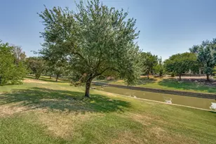 8524 Wellington Point Dr, Irving, TX 75063 - Photo 30
