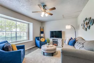 7 W Mountain Ln, Grand Prairie, TX 75052 - Photo 1