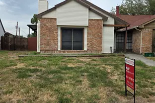 428 Liberty Pl, Grand Prairie, TX 75052 - Photo 1
