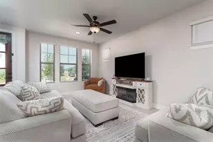 905 Carnation Dr, Crowley, TX 76036 - Photo 6