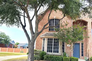 389 Ivan Dr, Lewisville, TX 75067 - Photo 2