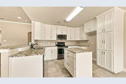 1813 Town Creek Circle, Weatherford, TX 76086 - Photo 12