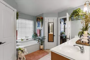107 N Collin Dr, Chandler, TX 75758 - Photo 12