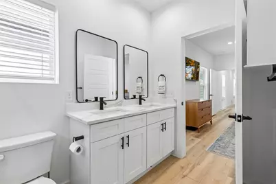 2225 Bethurum Avenue, Dallas, TX 75215 - Photo 22