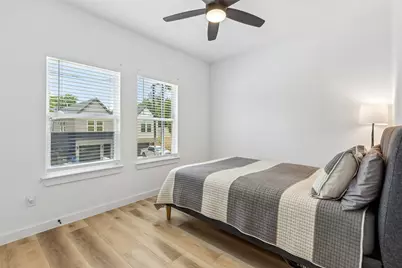 2225 Bethurum Avenue, Dallas, TX 75215 - Photo 10