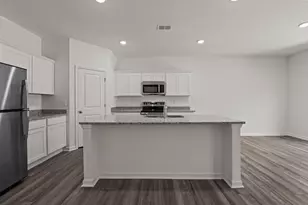 913 Harvest Ter, Glenn Heights, TX 75154 - Photo 10