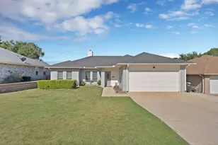 4925 St Thomas Pl, Fort Worth, TX 76135 - Photo 2