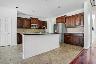 3023 Riverwood Ln, Grand Prairie, TX 75052 - Photo 8