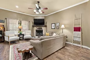 197 Savannah Dr, Weatherford, TX 76087 - Photo 2