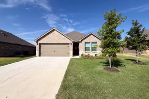 369 Thoroughbred St, Waxahachie, TX 75165 - Photo 2