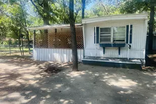 305 Live Oak Ln, Mabank, TX 75156 - Photo 1